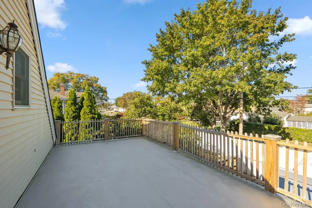 91 15th Avenue West Babylon NY 11704