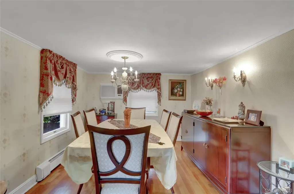 25 Sunnybrook Drive E Oceanside NY 11572