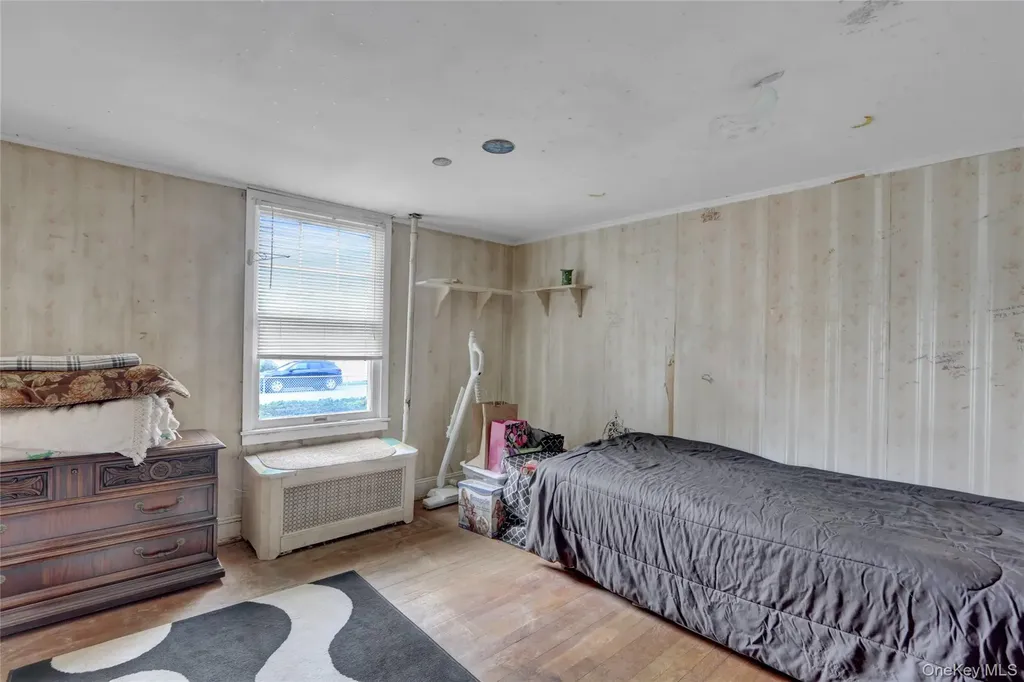 25 Sunnybrook Drive E Oceanside NY 11572