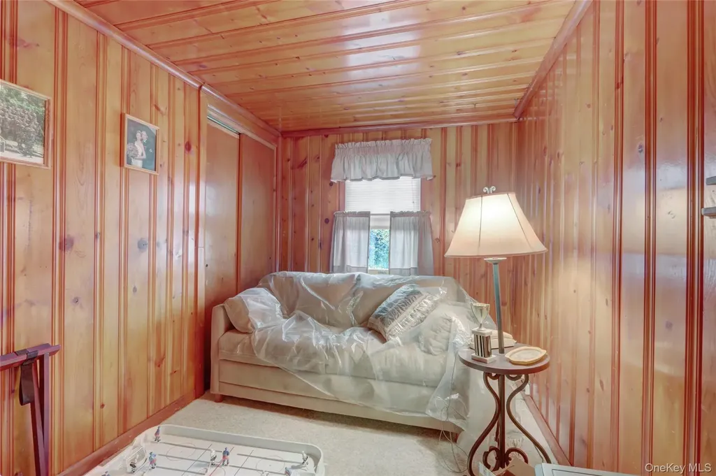 25 Sunnybrook Drive E Oceanside NY 11572