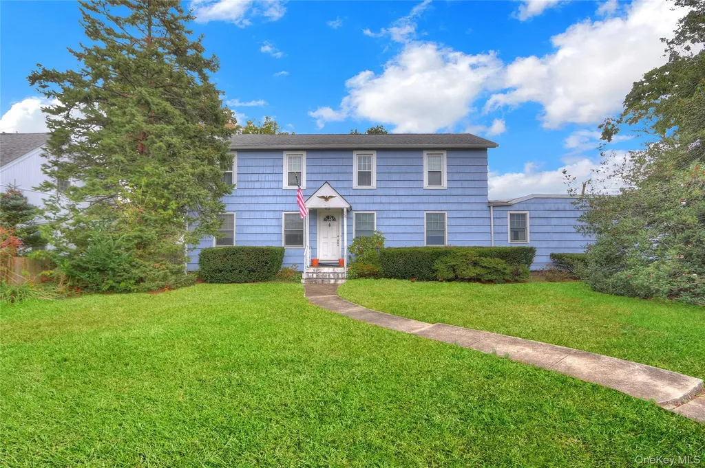 25 Sunnybrook Drive E Oceanside NY 11572