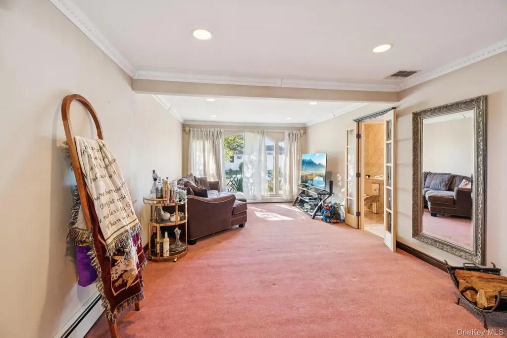 23 Windsor Street Islip NY 11751