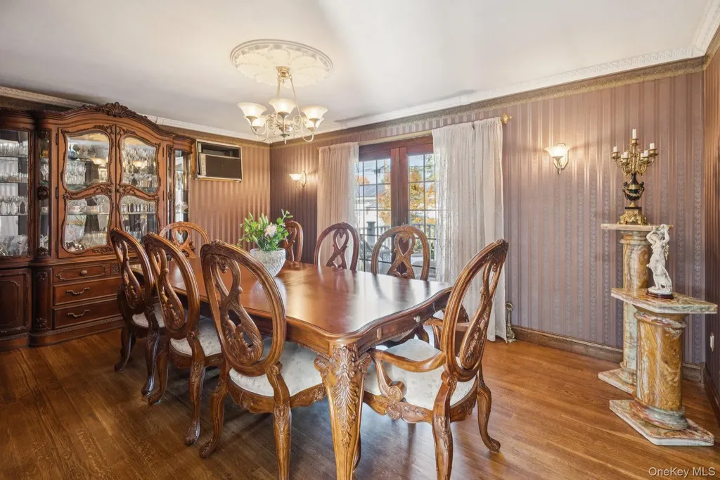 23 Windsor Street Islip NY 11751