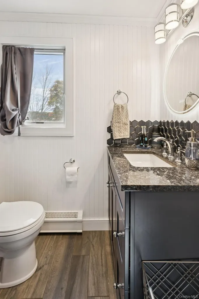 23 Windsor Street Islip NY 11751