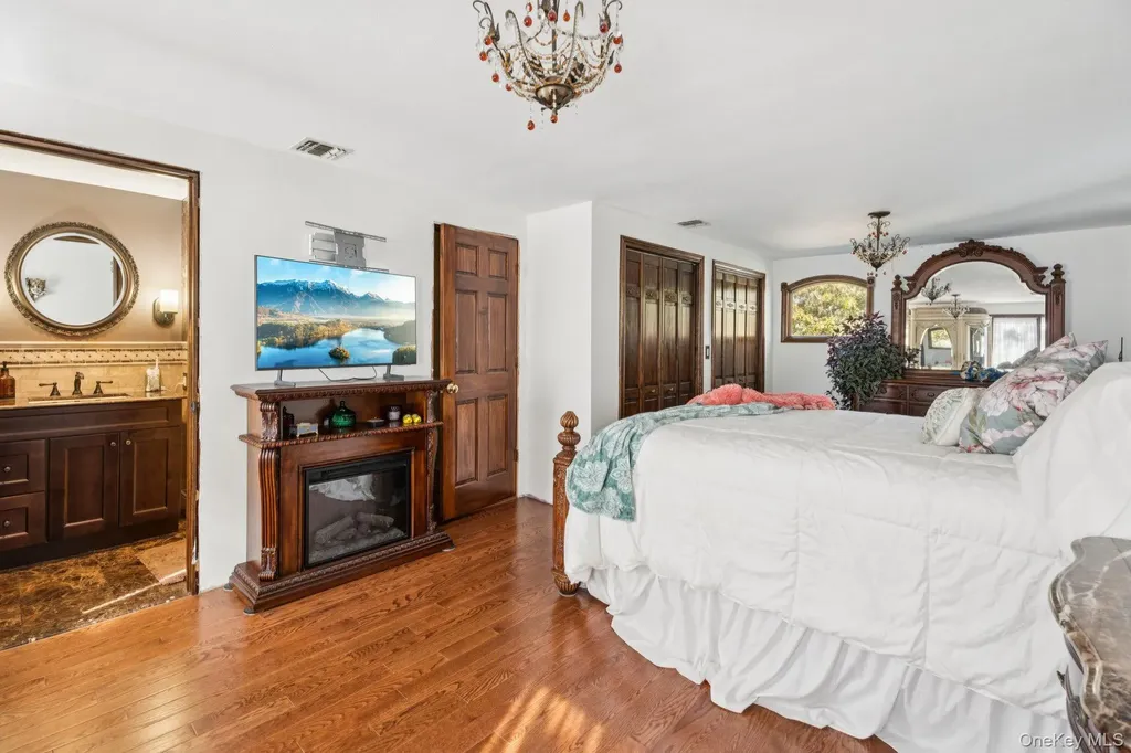 23 Windsor Street Islip NY 11751