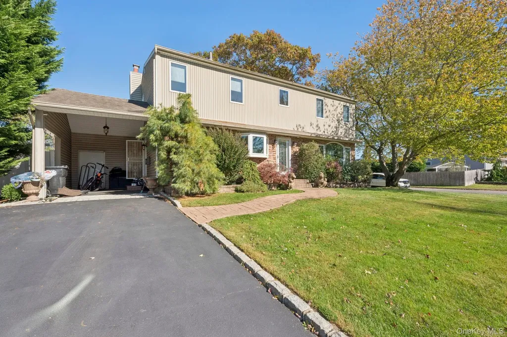 23 Windsor Street Islip NY 11751