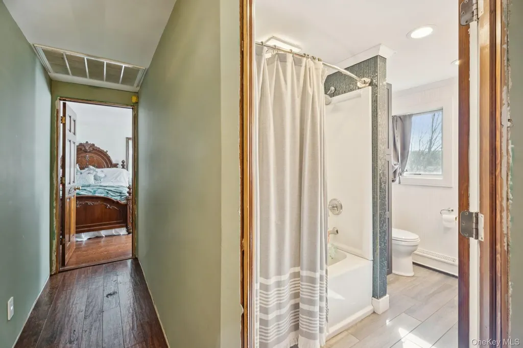 23 Windsor Street Islip NY 11751
