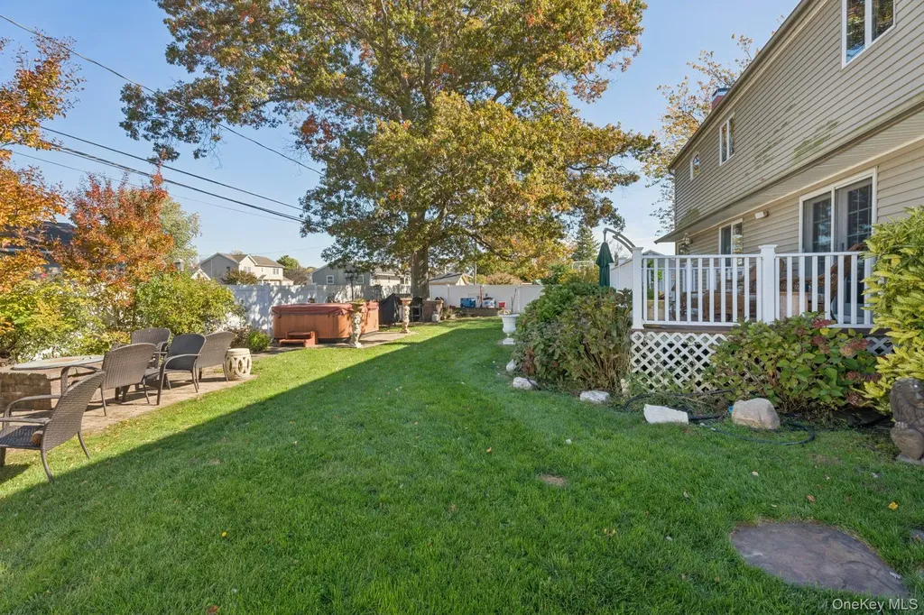 23 Windsor Street Islip NY 11751
