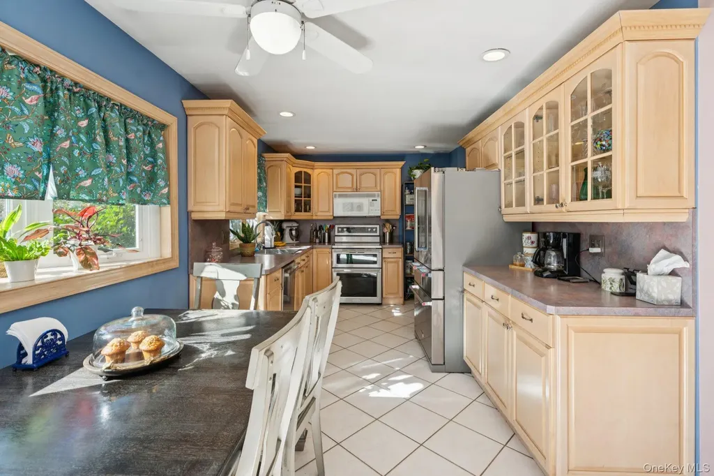 23 Windsor Street Islip NY 11751
