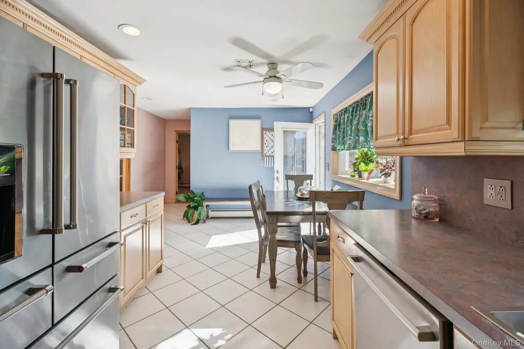 23 Windsor Street Islip NY 11751