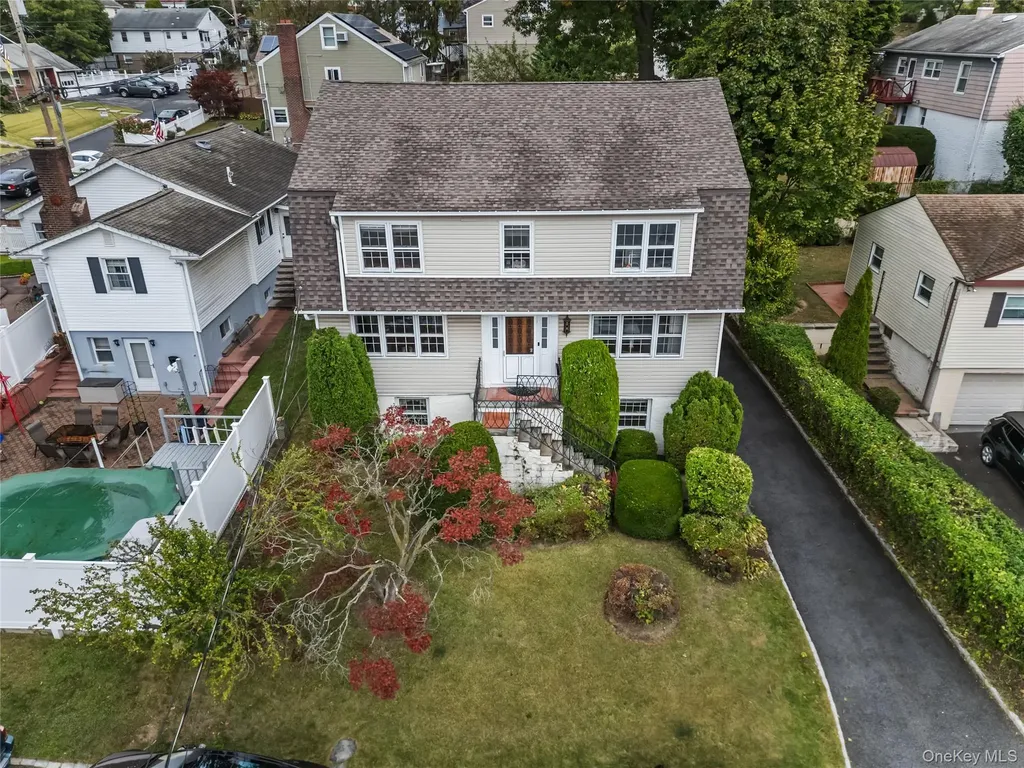 25 Meadowbrook Place Yonkers NY 10703