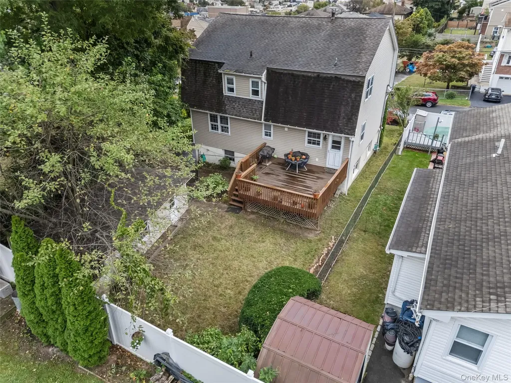 25 Meadowbrook Place Yonkers NY 10703