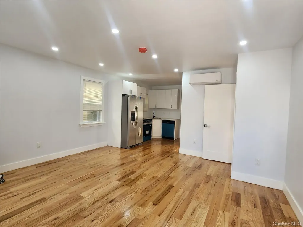 330 Taylor Avenue Bronx NY 10473