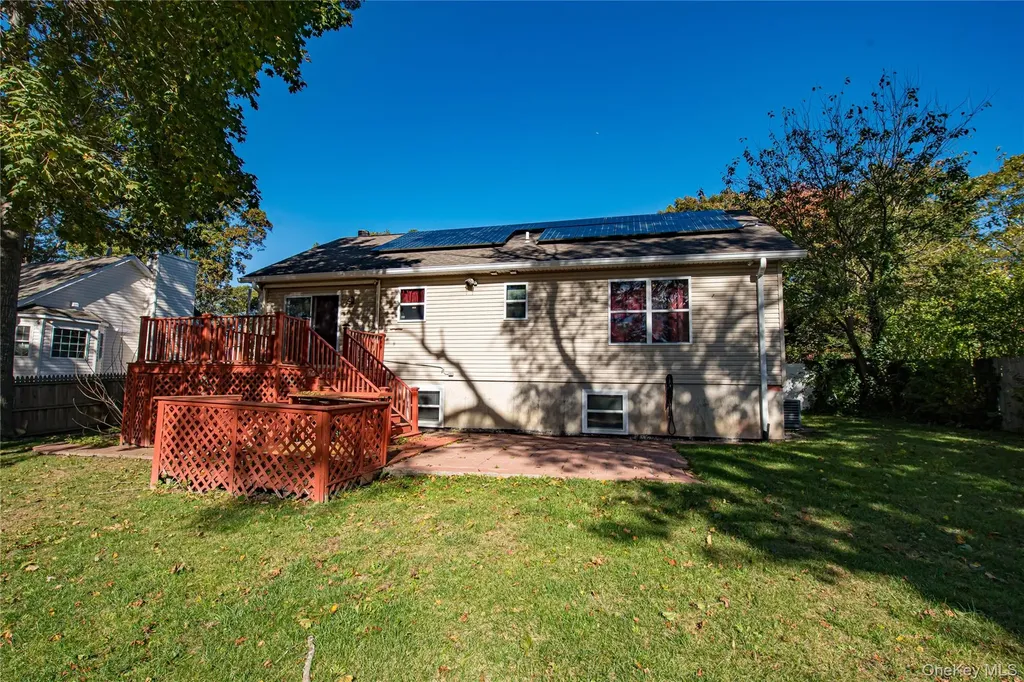 72 Clinton Avenue Mastic NY 11950