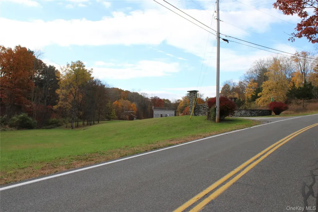 400 Round Lake Road Rhinebeck NY 12572