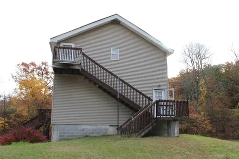 400 Round Lake Road Rhinebeck NY 12572