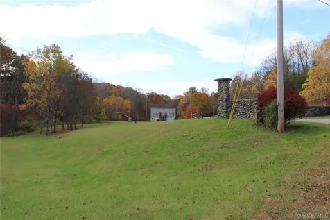400 Round Lake Road Rhinebeck NY 12572