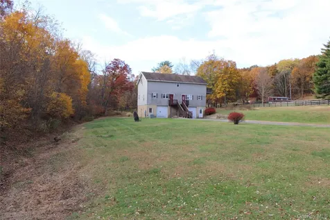 400 Round Lake Road Rhinebeck NY 12572