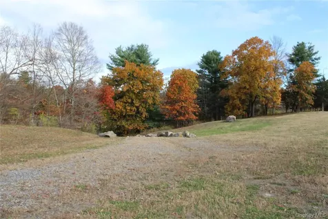 400 Round Lake Road Rhinebeck NY 12572