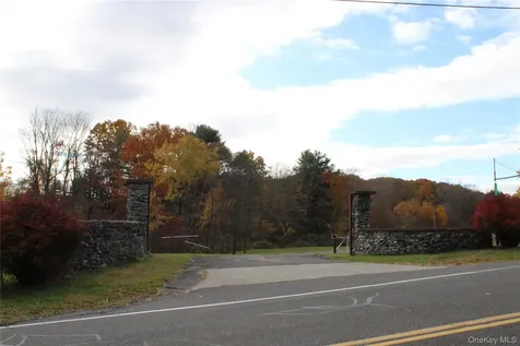 400 Round Lake Road Rhinebeck NY 12572