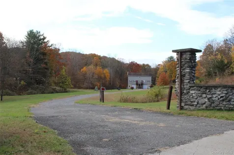 400 Round Lake Road Rhinebeck NY 12572