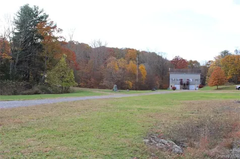 400 Round Lake Road Rhinebeck NY 12572