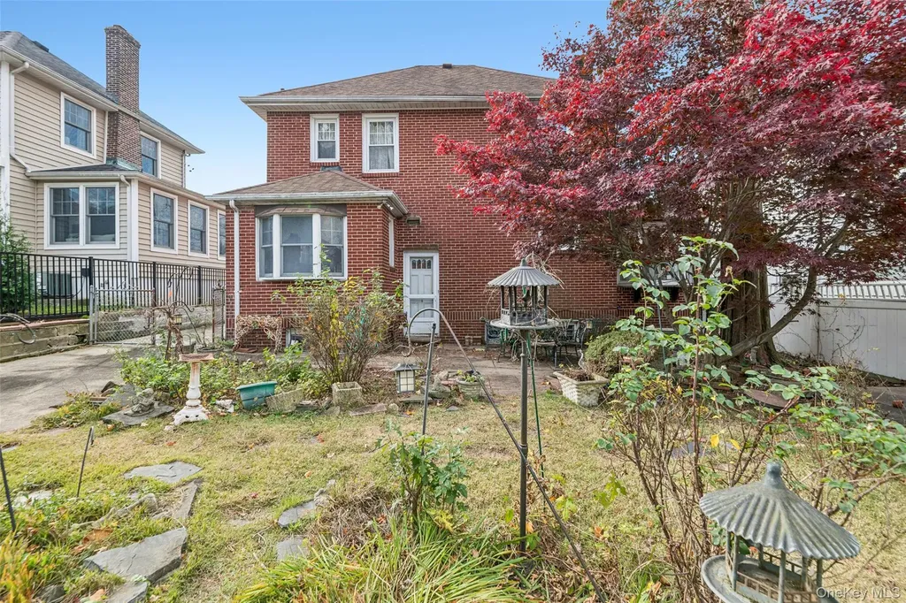 4607 Concord Avenue Great Neck NY 11020