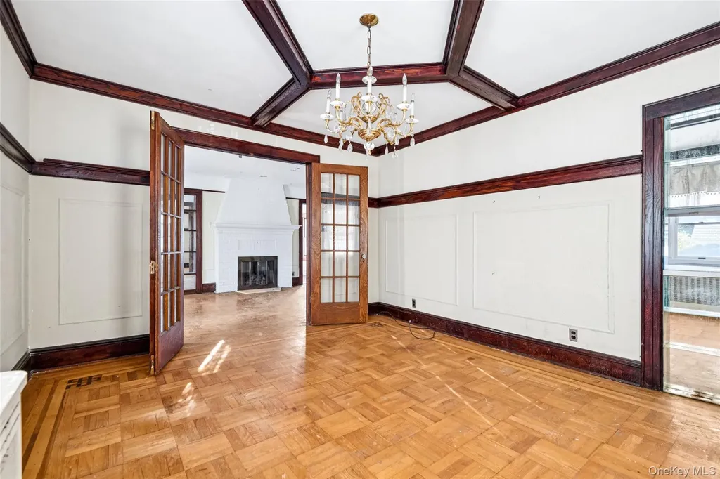 4607 Concord Avenue Great Neck NY 11020