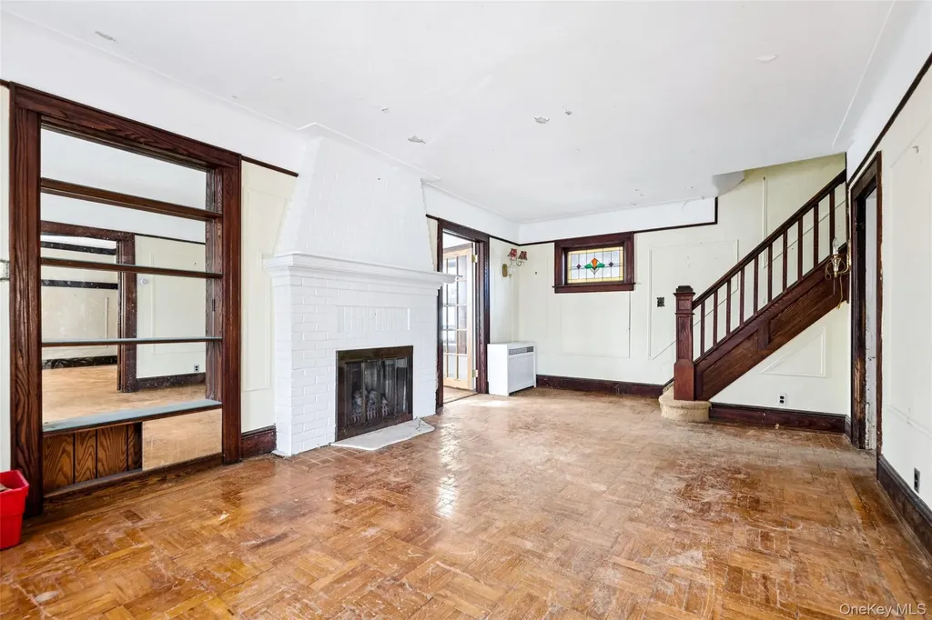 4607 Concord Avenue Great Neck NY 11020