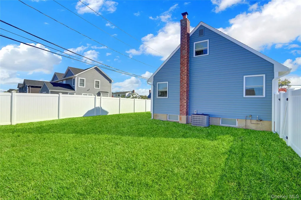 2 Rose Drive Massapequa NY 11758