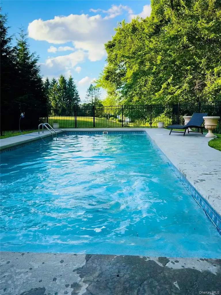 27 Westview Drive Wallkill NY 12589