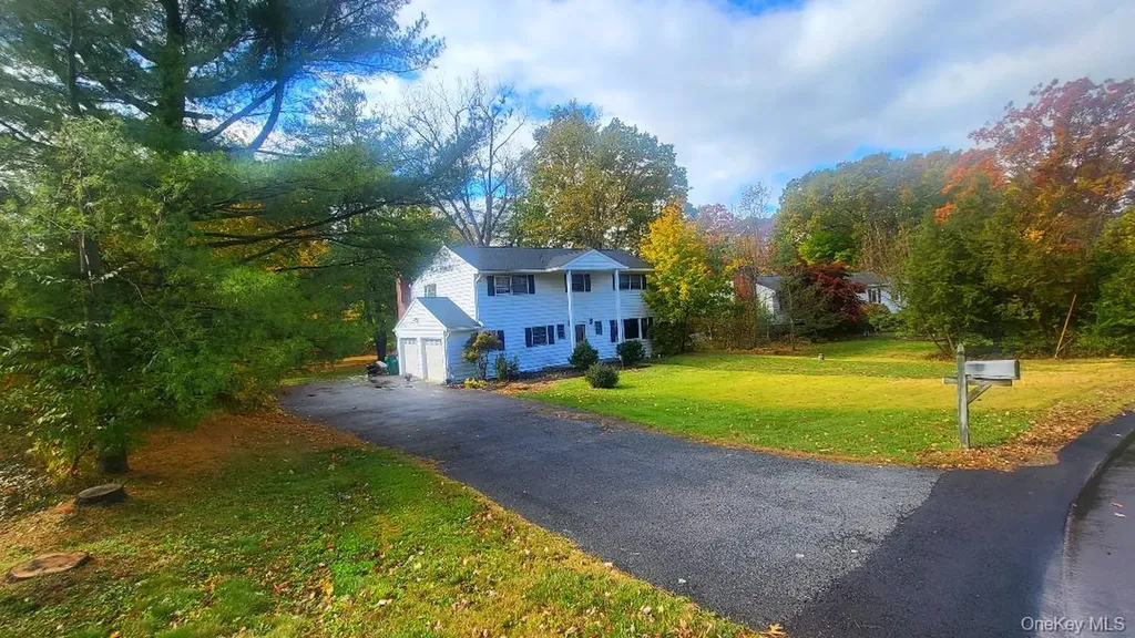 3 Manor Drive W Poughkeepsie NY 12603