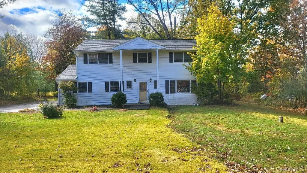 3 Manor Drive W Poughkeepsie NY 12603