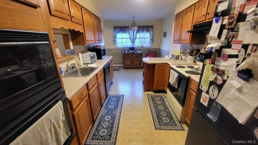 3 Manor Drive W Poughkeepsie NY 12603