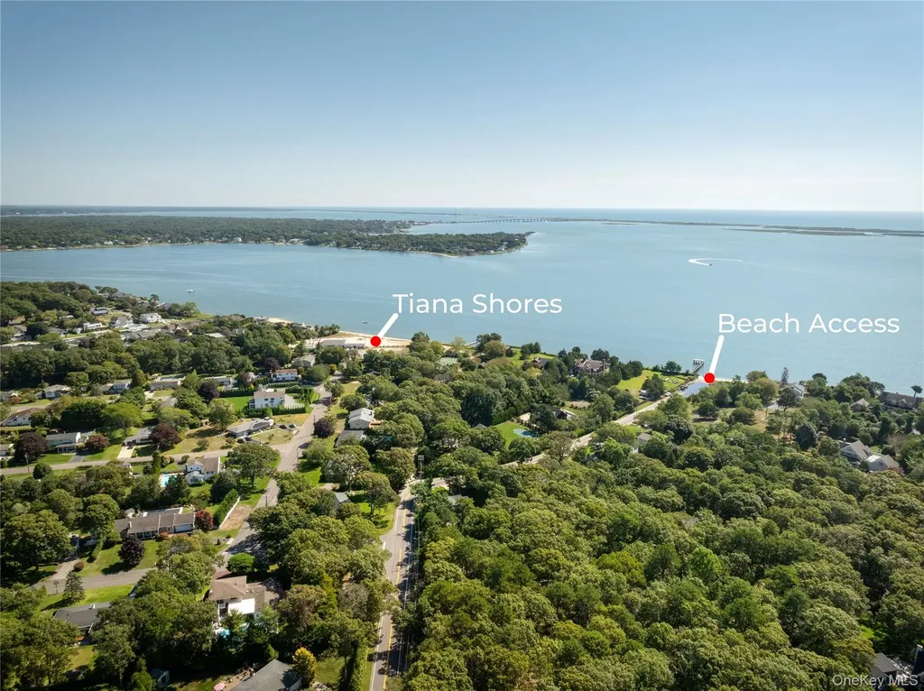 8 Foxboro Road Hampton Bays NY 11946