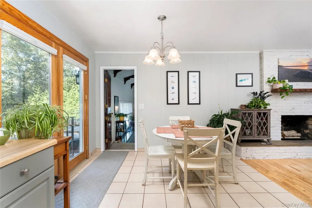 8 Foxboro Road Hampton Bays NY 11946