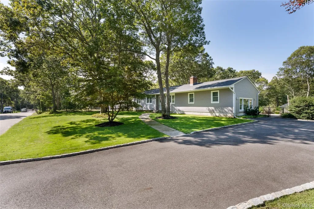 8 Foxboro Road Hampton Bays NY 11946