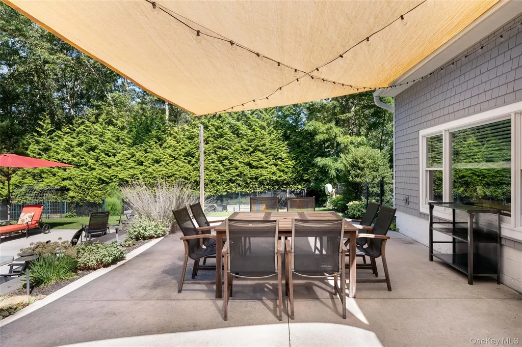 8 Foxboro Road Hampton Bays NY 11946