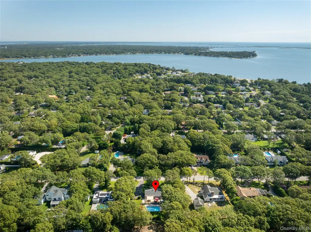 8 Foxboro Road Hampton Bays NY 11946