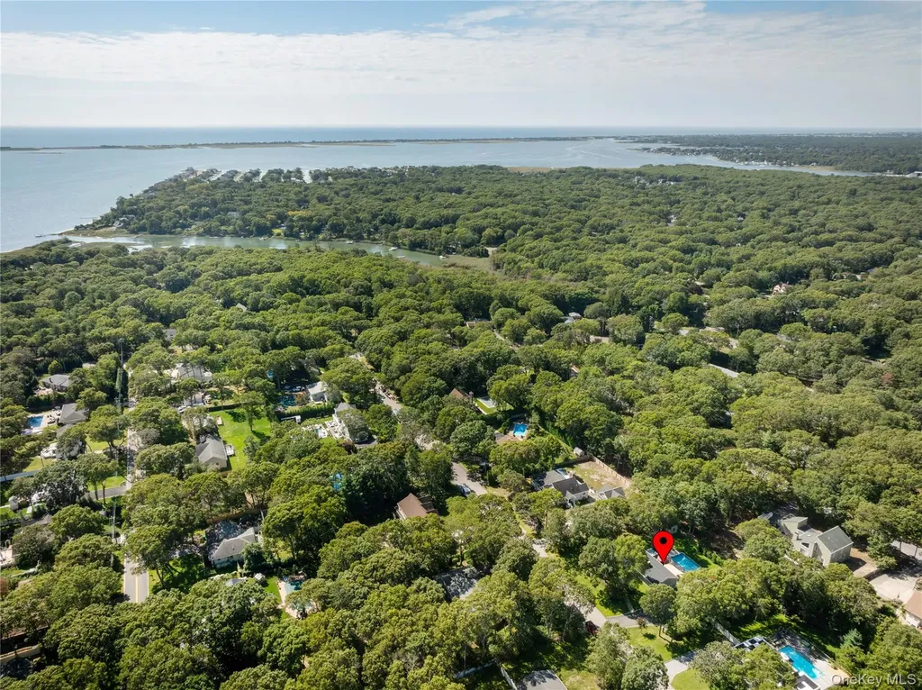 8 Foxboro Road Hampton Bays NY 11946