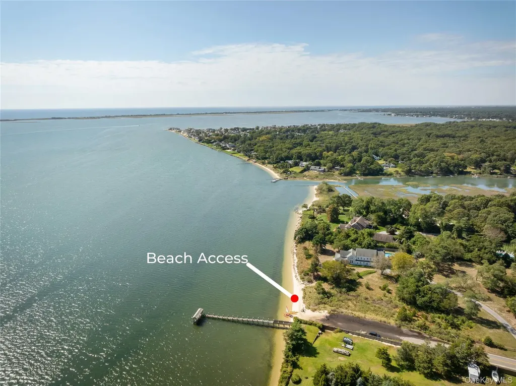 8 Foxboro Road Hampton Bays NY 11946