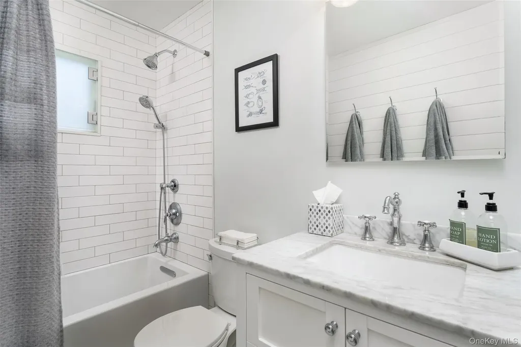 8 Foxboro Road Hampton Bays NY 11946