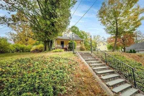 221 N Greeley Avenue Chappaqua NY 10514