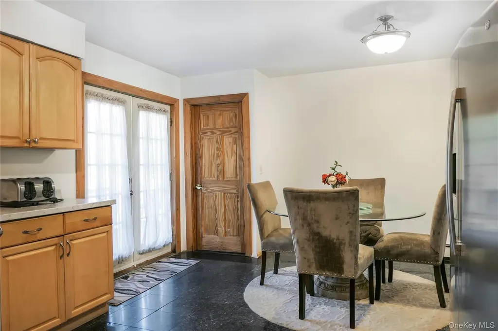 34 Wards Lane Bellport NY 11713