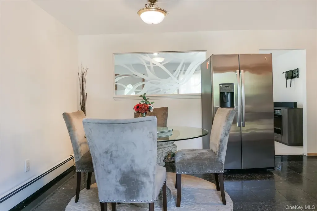 34 Wards Lane Bellport NY 11713