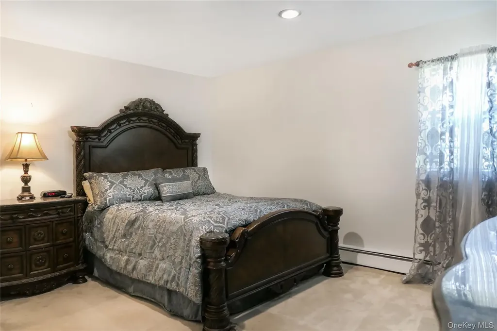 34 Wards Lane Bellport NY 11713