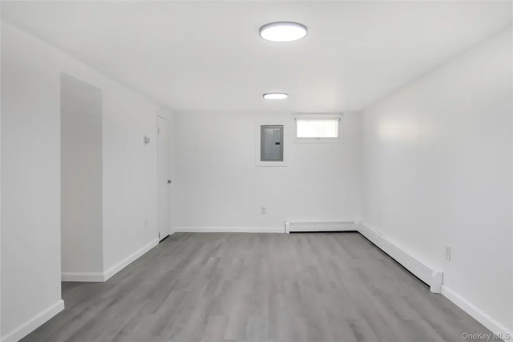 34 Wards Lane Bellport NY 11713