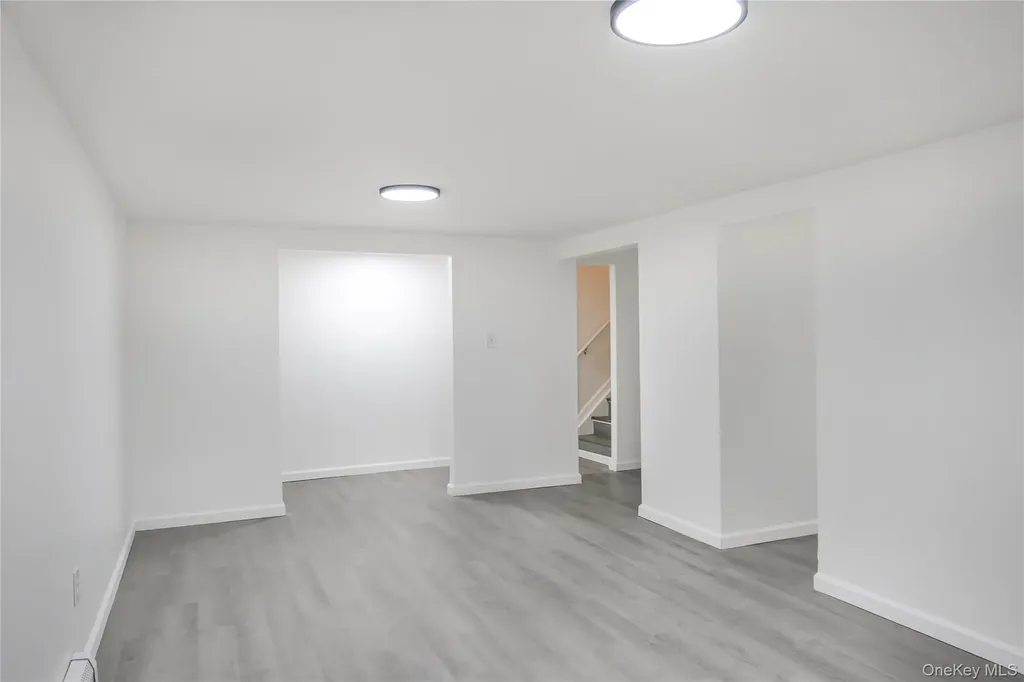 34 Wards Lane Bellport NY 11713