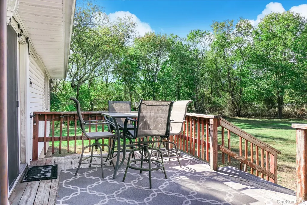 34 Wards Lane Bellport NY 11713