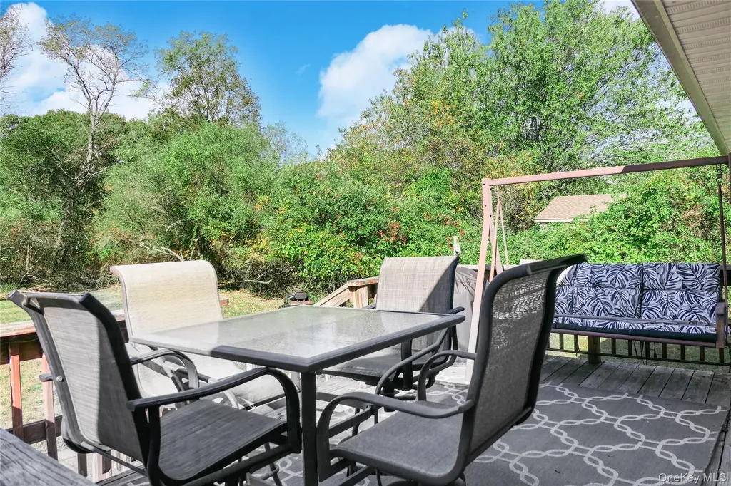 34 Wards Lane Bellport NY 11713